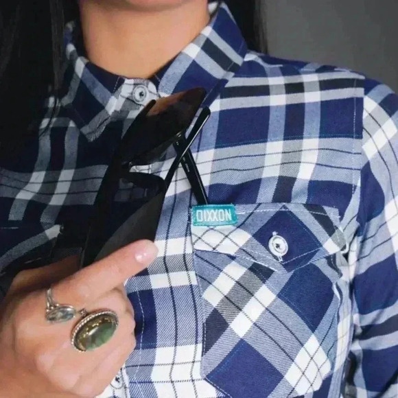 Dixxon “The Crabber” Women’s Flannel Shirt Size Medium New With Tags! - Picture 2 of 16